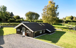 5 Bedroom Cozy Home In Hejls